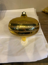 Load image into Gallery viewer, Gold and Silver Finials
