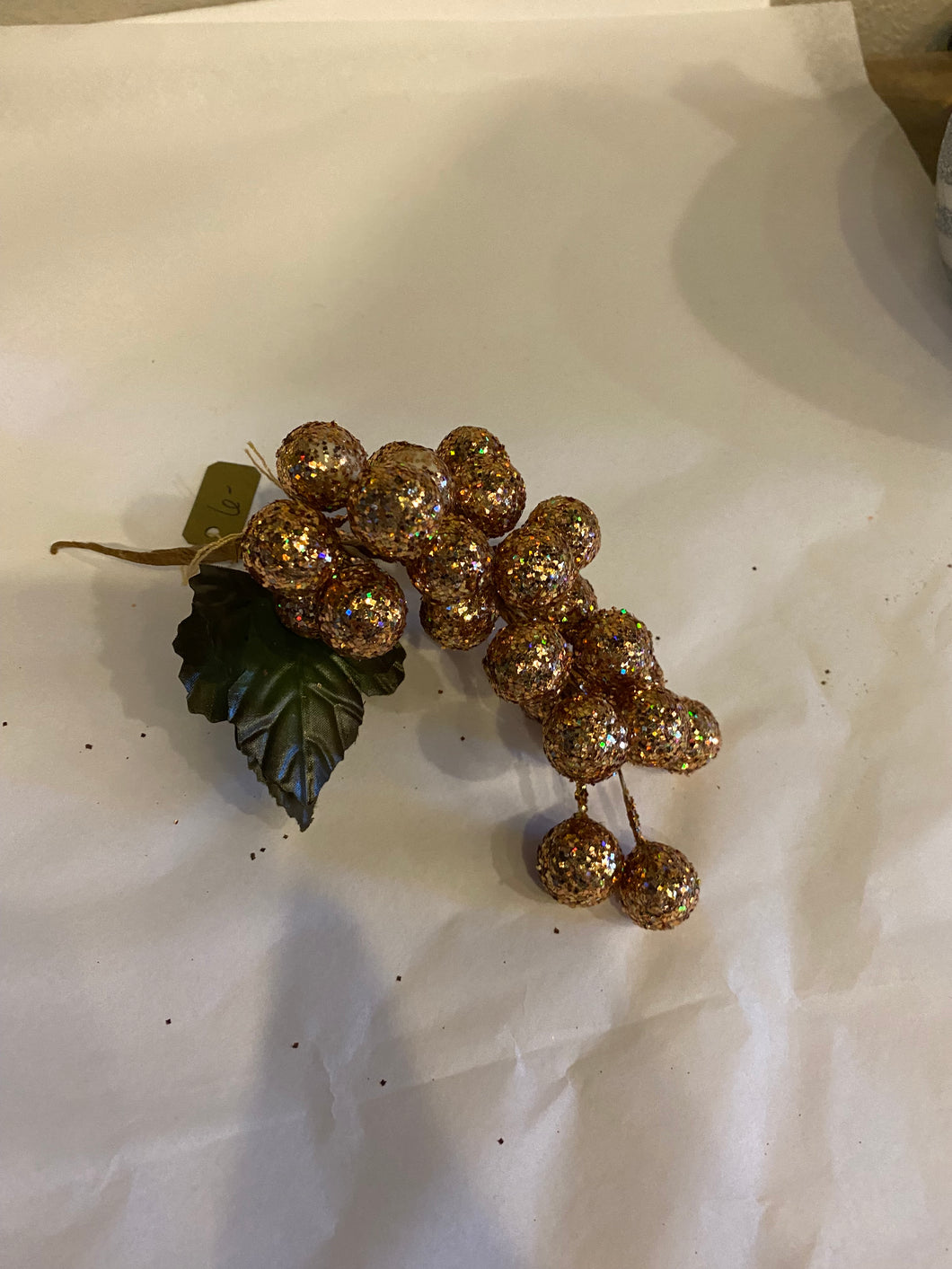 Bronze Grape Pick
