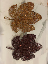 Load image into Gallery viewer, Glitter Leaf Clip
