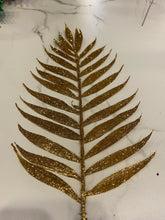 Load image into Gallery viewer, Glitter Fern Pick
