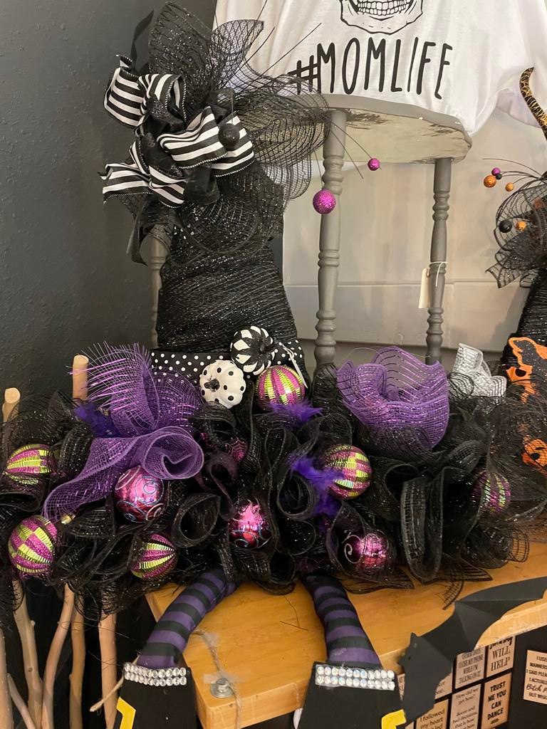 Hanging- Purple  Halloween Witch w/ ribbon and pumpkins