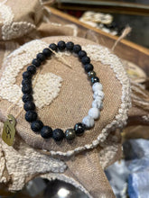 Load image into Gallery viewer, Beaded Jewlery - Ihana Creations
