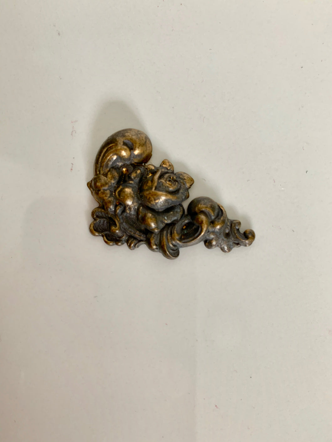 Small Metal Wave with Rose Embellishment - GoldenLadderInteriors