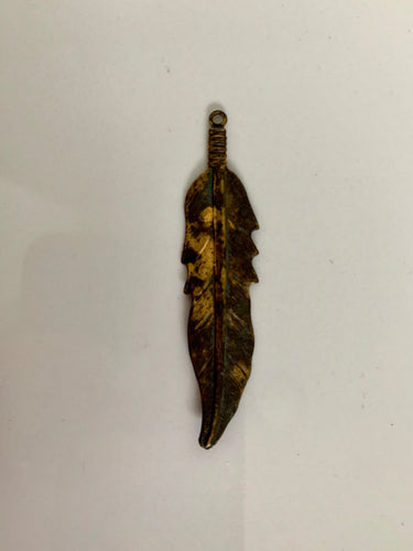 Metal Single Feather Embellishment - GoldenLadderInteriors