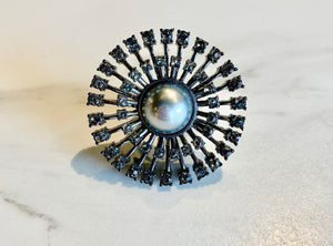 Black Flower Ring - GoldenLadderInteriors