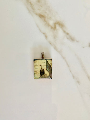 Single Angel Woman Pendant - GoldenLadderInteriors