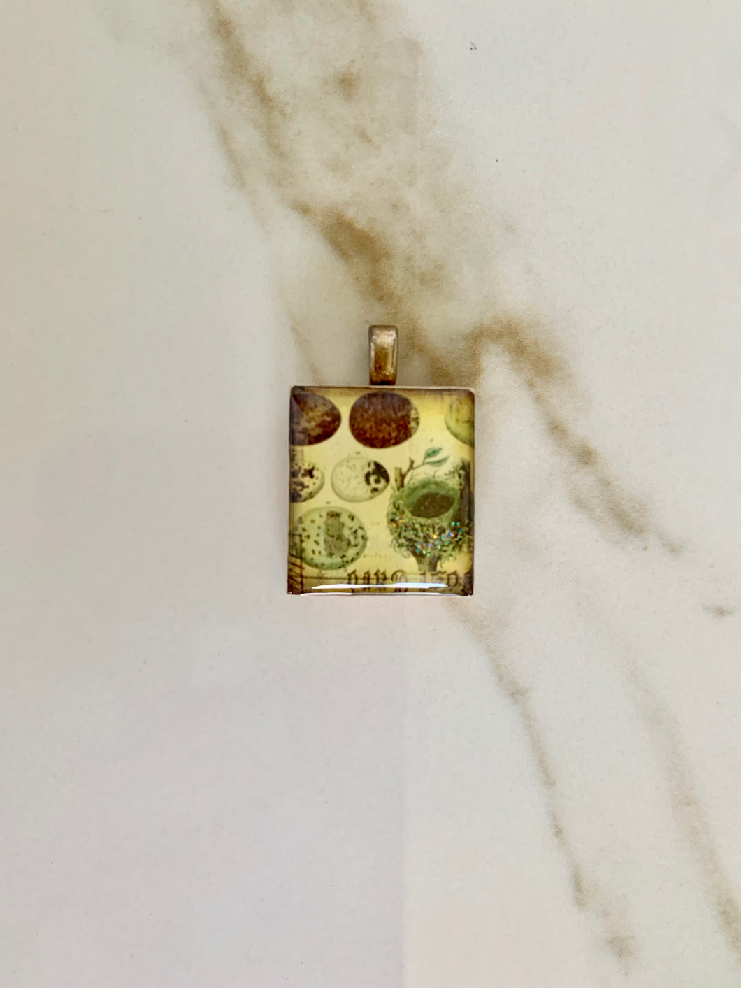 Single Eggs with Egg Nest Pendent - GoldenLadderInteriors