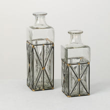 Load image into Gallery viewer, Wire glass vase
